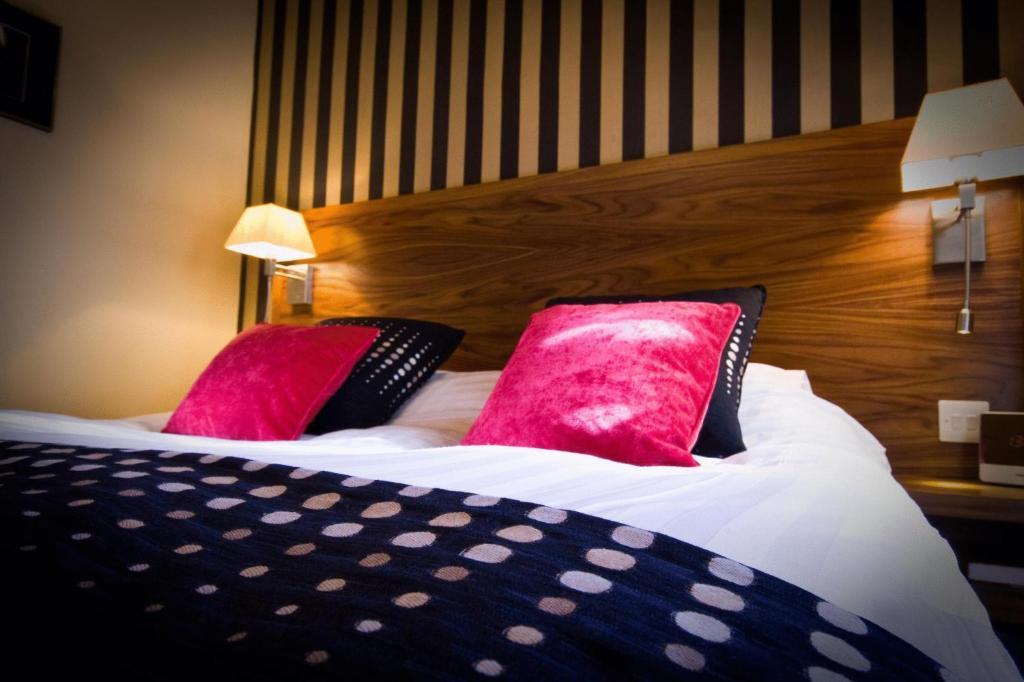 Classic Double Room,327123460:JPEG